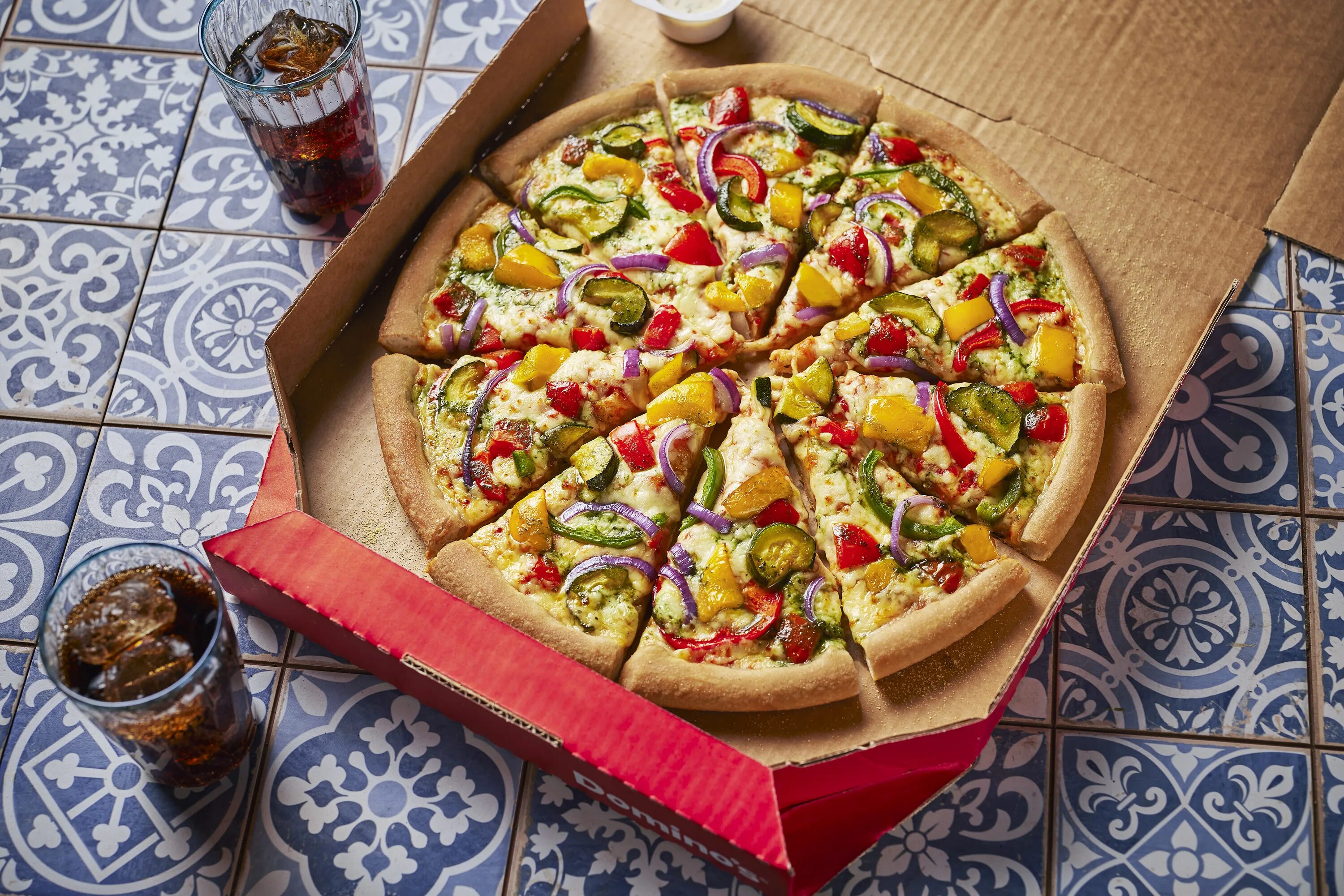 Есс пицца. Пицца маленькая круглая. Оранжевая пицца. Есс пицца. Лучшие пиццы.