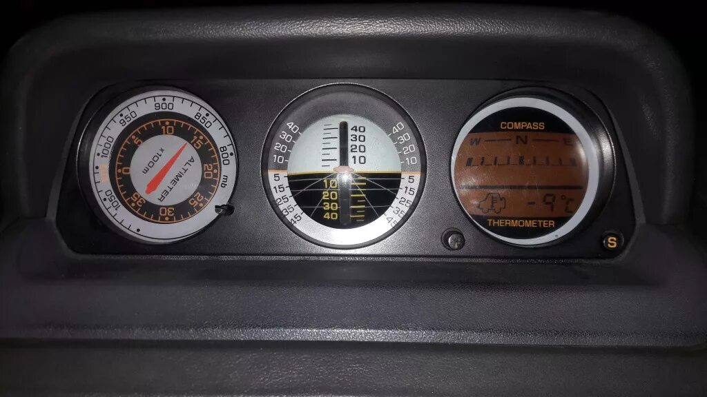 Ошибка 83 паджеро. Компас pajero 2. митсубиси паджеро 2 компас. компас в митсубиси паджеро спорт 1. компас mitsubishi pajero.