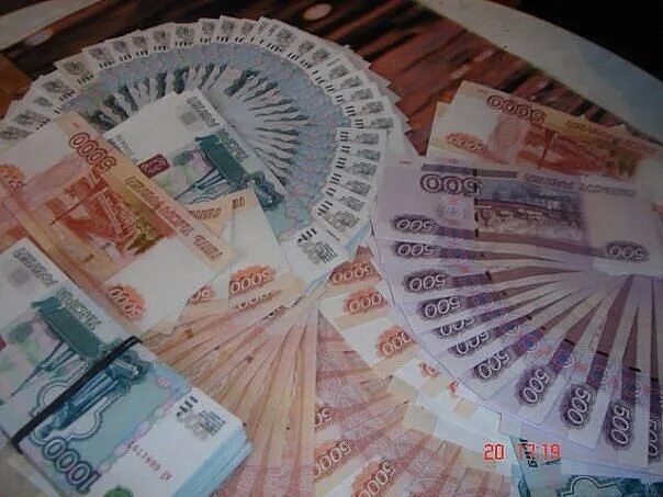 Доход 100 000 рублей в месяц. Много рублей. 100 т р в месяц. 100 т р в месяц. 100 т р в месяц.