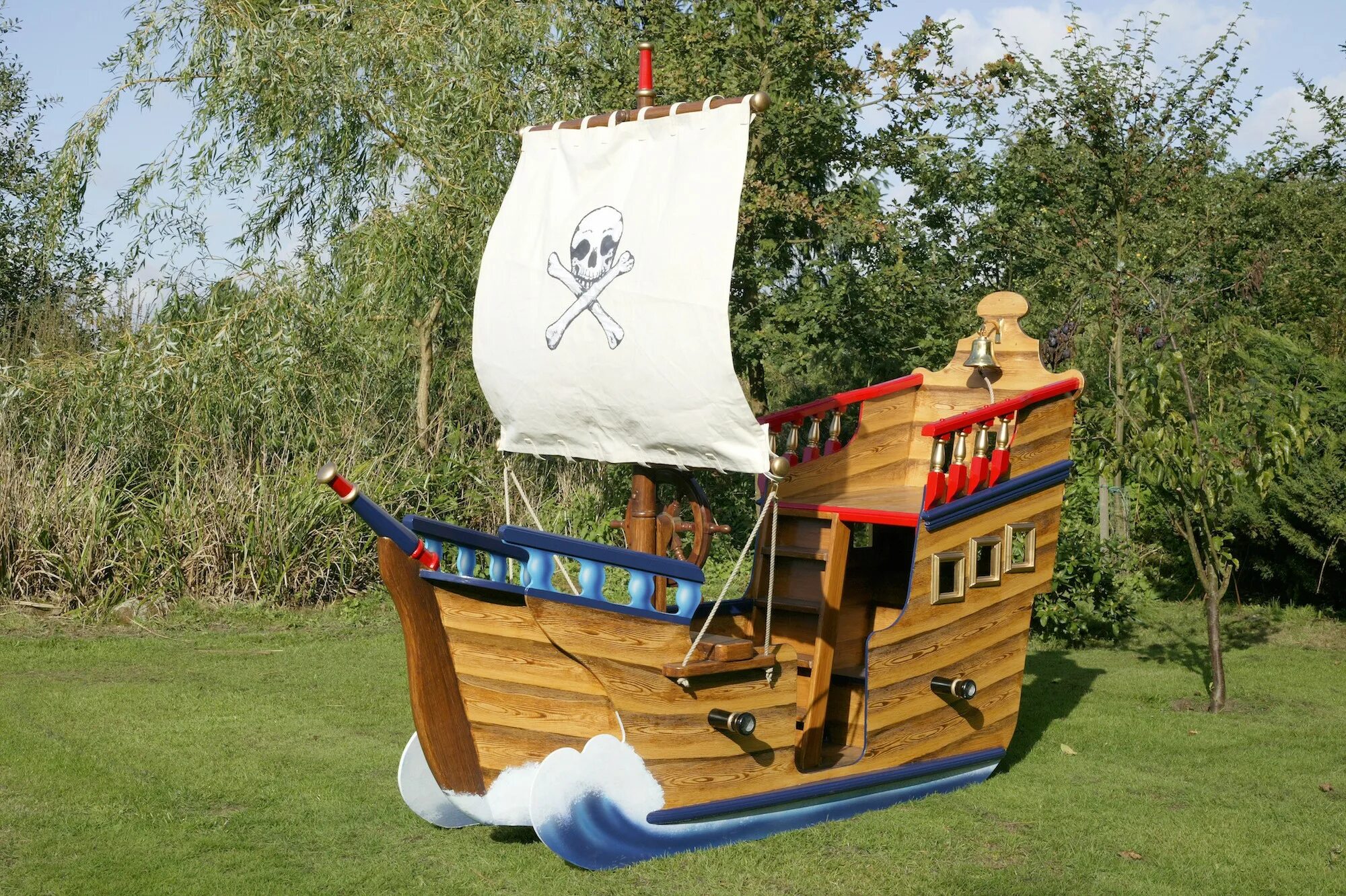 Домик кораблик. Домик кораблик. Домик кораблик. Корабль для детской площадки. Картонный домик пират.