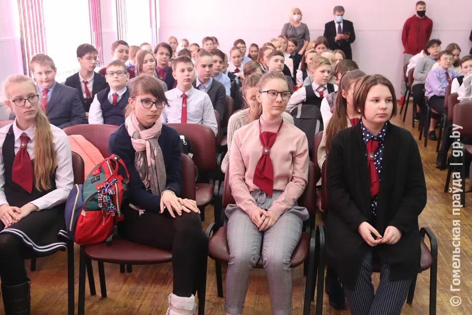 1 сентября в гимназии № 36 им. И.Мележа. Гомель - Приличия трудно соблюсти. - Li