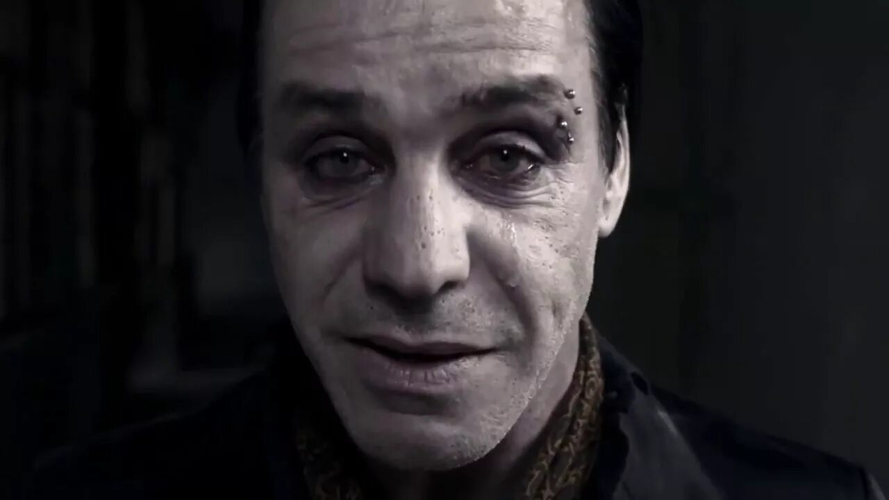 Майн хенд. Тилль Линдеманн. Рамштайн Тилль Линдеманн. Rammstein till. Рамштайн Тилль Линдеманн молодой.