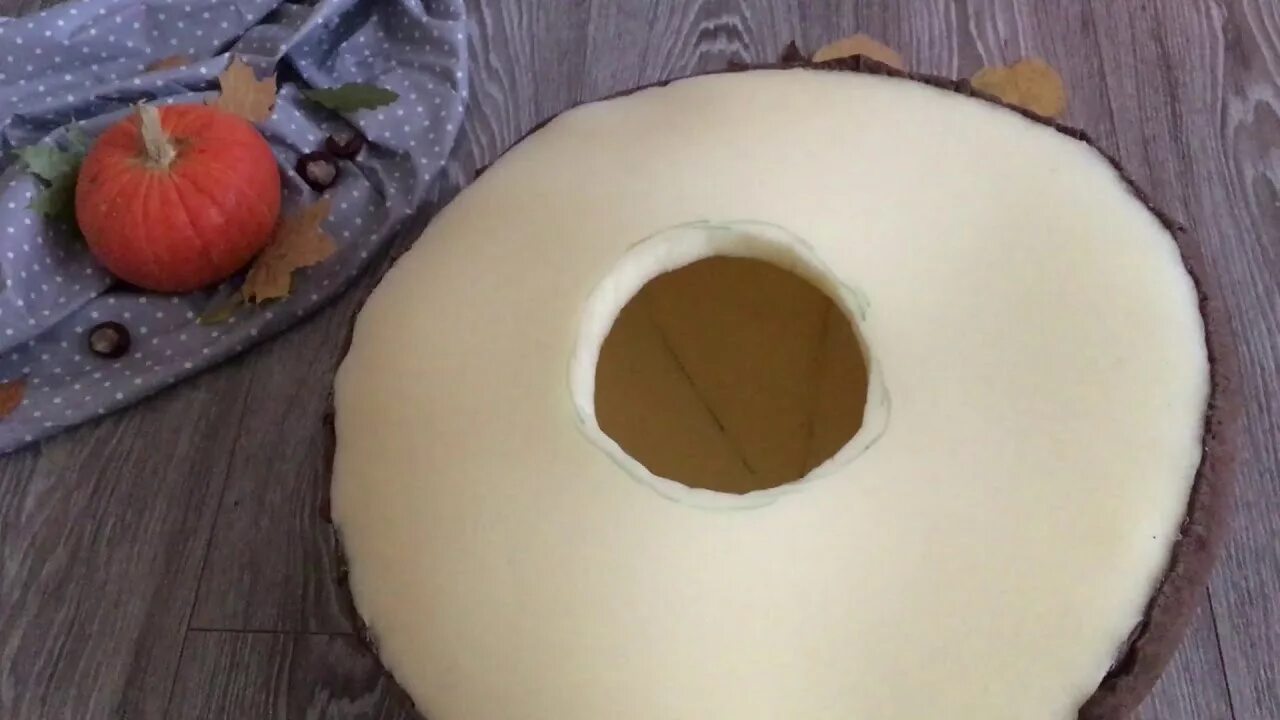 Сделать шляпку гриба. Шляпка гриба из поролона. шляпа гриба из поролона. шляпа гриба для ребенка в детский сад. шапка гриб из поролона.