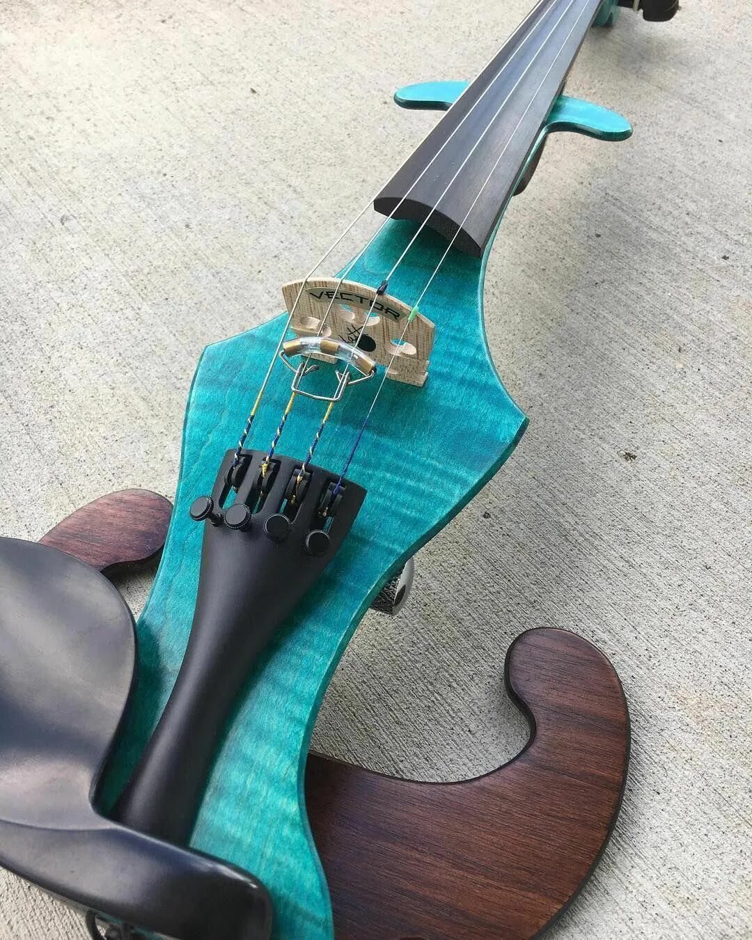 Электроскрипка Sojing. Необычная скрипка. Электроскрипка гитара. Необычные электроскрипки. Electric violin