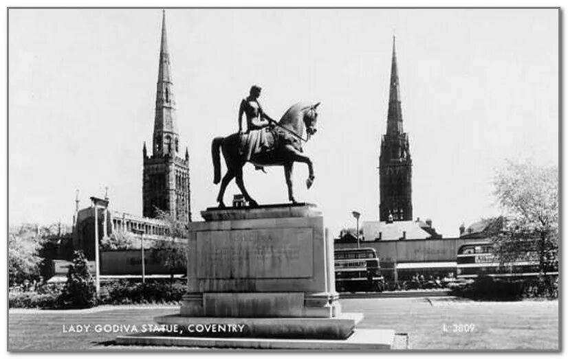 Памятник леди годиве в центре ковентри. Статуя леди годивы. Статуя леди годивы в ковентри. Памятник леди годиве в центре ковентри. Памятник леди годиве в центре ковентри.