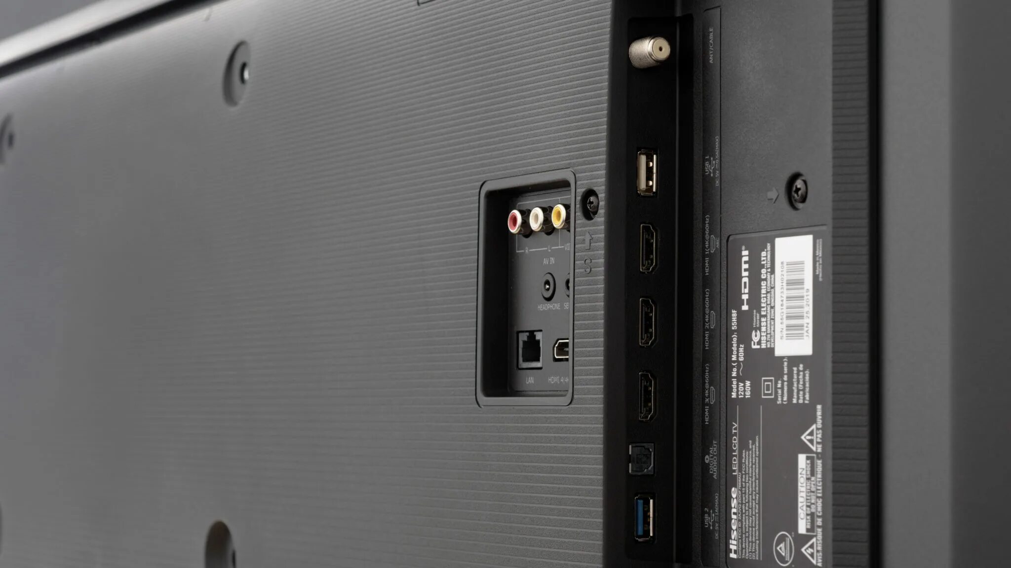 Hisense u8. Телевизор hisense 50u7qf. hisense 55u7qf. 50&quot; телевизор hisense 50u7qf. u7qf hisense разъемы.