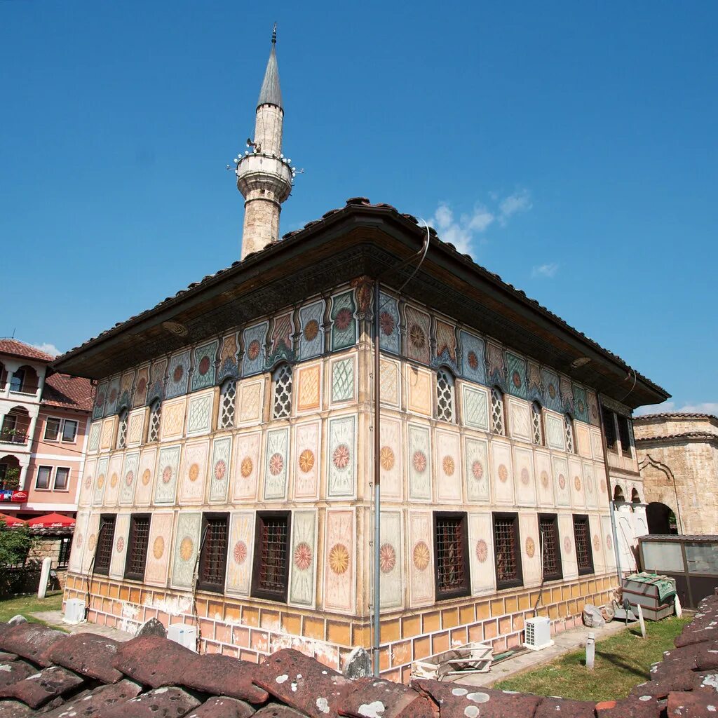 Тетово. Тетово Македония. Tetovo Mosque. Пестрая мечеть Тетово. Город Tetovo.