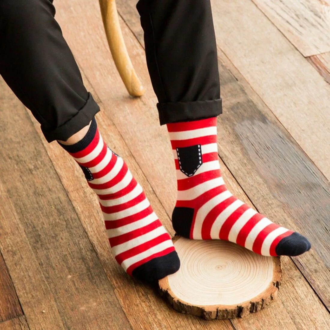 Носки для сна. Во сне видеть носки. Видеть во сне носки мужские. Белые носки с черной подошвой вилдберрис. Видеть во сне носки мужские.