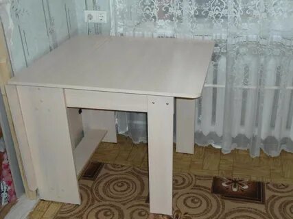 Стол со стороны