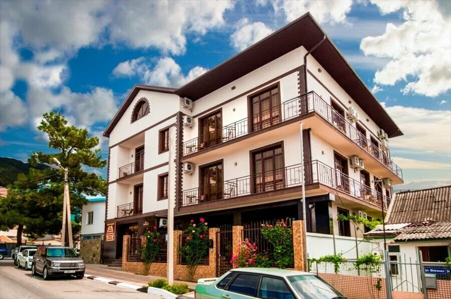 Гостевой дом вавилон лазаревское. Лазаревское циолковского 30. Отель вавилон (заозерное) гостевой дом. Вавилон лазаревское 2023. Гостевой дом вавилон лазаревское.