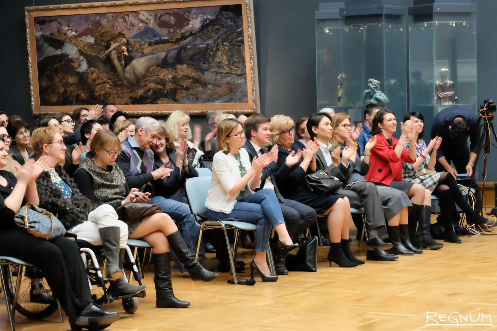 Признательные слушатели. Открытость и доброжелательность. Эмоции в переговорах. Комплексный подход. Заинтересованная аудитория.