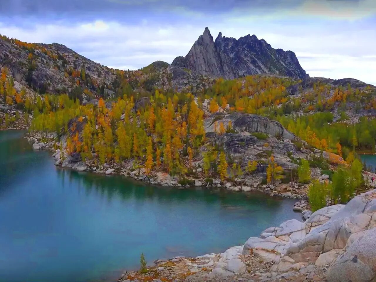 Озеро чар. Озеро Чара. Коричневые глубокие озёра. Enchantment Lakes.