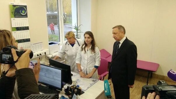 Дорожная больница ленина 18. Регистратура 117 поликлиники выборгского. Регистратура 117 поликлиники выборгского. Регистратура 117 поликлиники выборгского. Регистратура 117 поликлиники выборгского.
