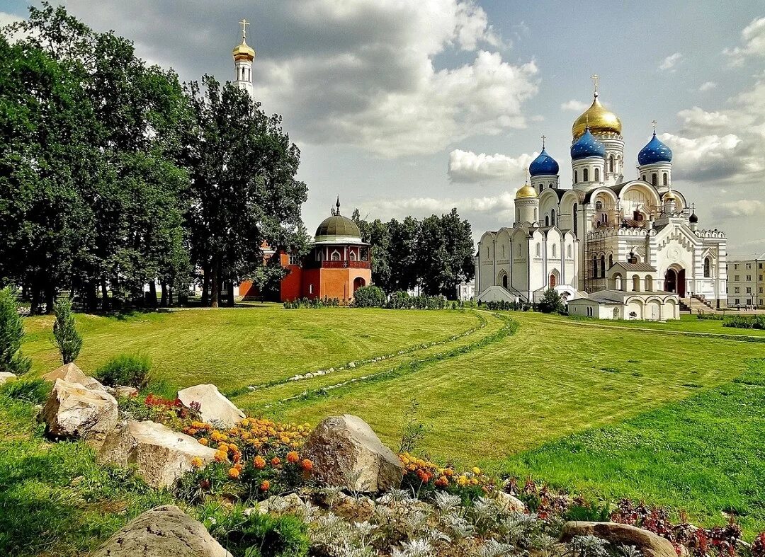 Свято никольский угрешский. Николо-Угрешский мужской монастырь. Свято-Никольский Угрешский мужской ставропигиальный монастырь. Город Дзержинский Московская область монастырь Николо. Николо-Угрешский монастырь фотоархив.