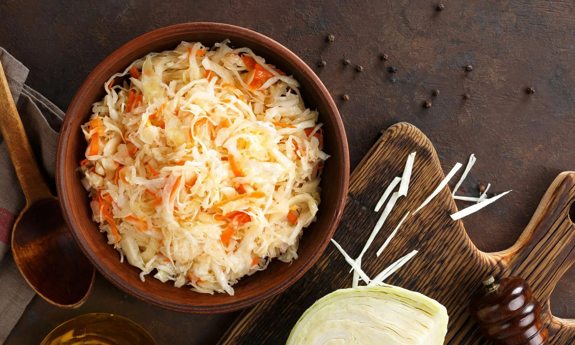 Зауэркраут (Sauerkraut). Капуста квашеная. Кислая капуста. Кислая квашеная капуста. Квашеная капуста есть на ночь