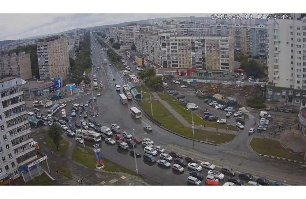 Кузнецкий мост новокузнецк веб камера уровень. Пробка Новокузнецк на Кузнецком мосту. Пробки Новокузнецк. Пробка в Новокузнецке сейчас. Пробки Новокузнецк Запсиб.