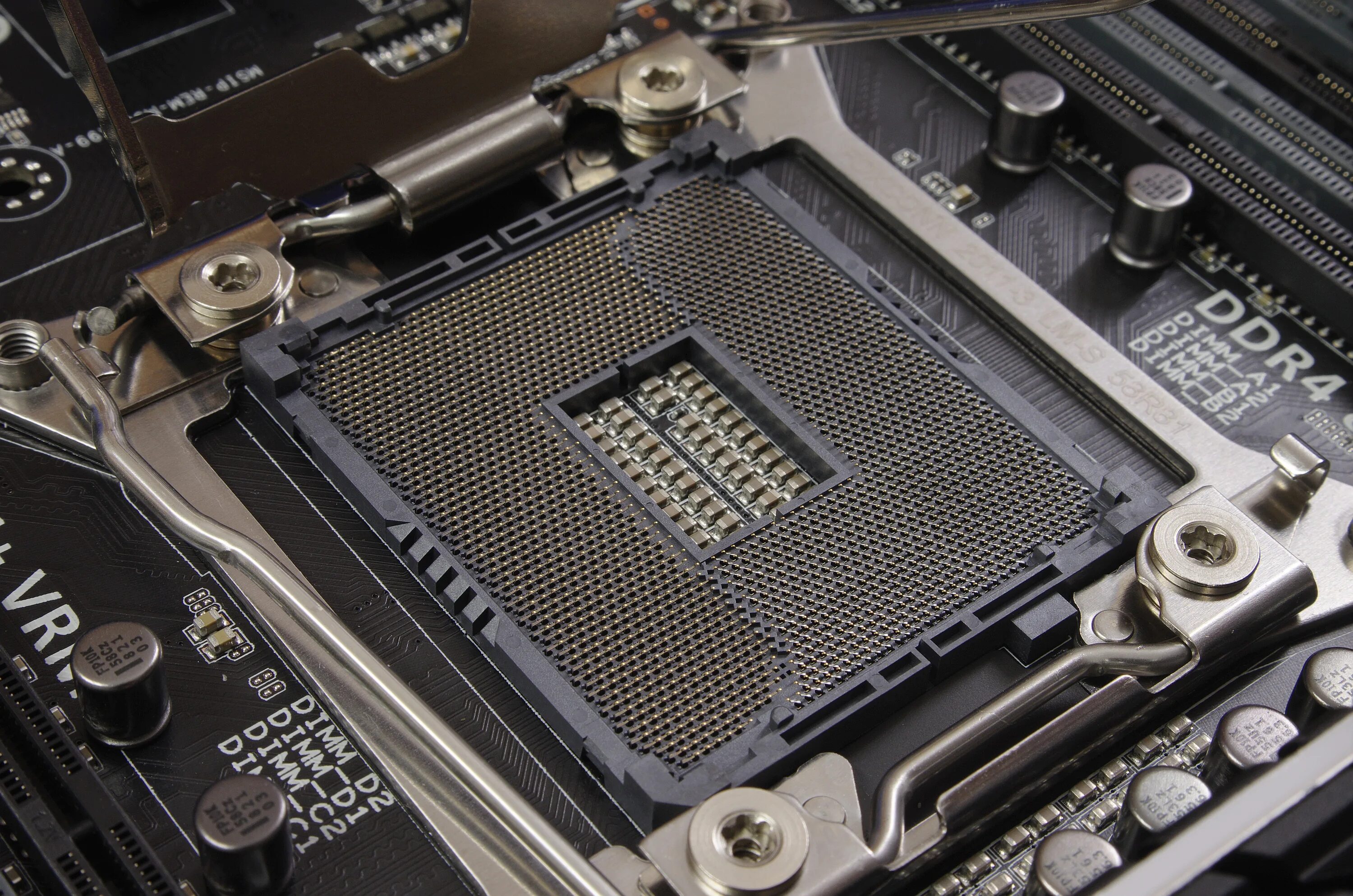 Lga интел. Сокет 2011 v3. Сокеты Intel LGA 2011. Сокет Xeon LGA 2011 материнская плата. Сокет процессора LGA 2011-3.