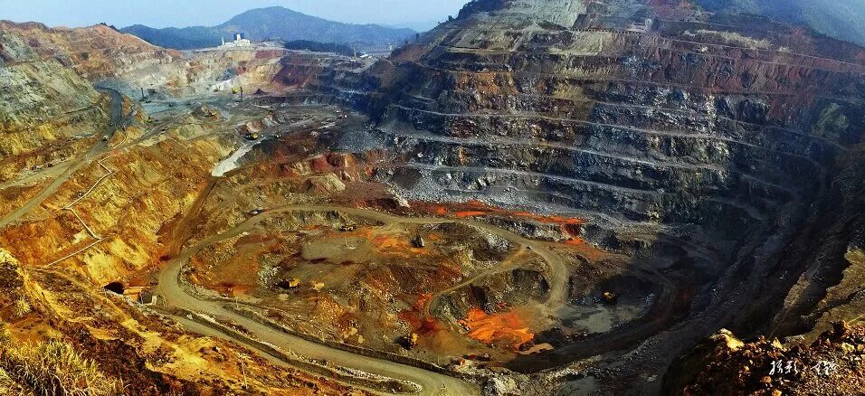 Рудная добыча. Люксембург добыча железной руды. Люксембург железорудный бассейн. Минас-Жерайс (Бразилия) - железная руда. Месторождения железной руды в Китае.