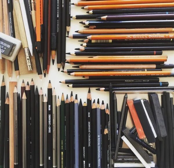 Набор для рисования «pitt monochrome». Эстетика карандашей. Эстетика карандашей. Графитовый карандаш faber castle. Эстетика карандашом.