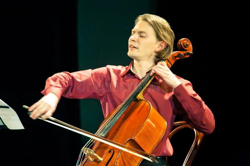 Эмин мартиросян виолончель. Амосов виолончель. Федор землеруб виолончель. Олег федотов альтист. Амосов виолончелист.