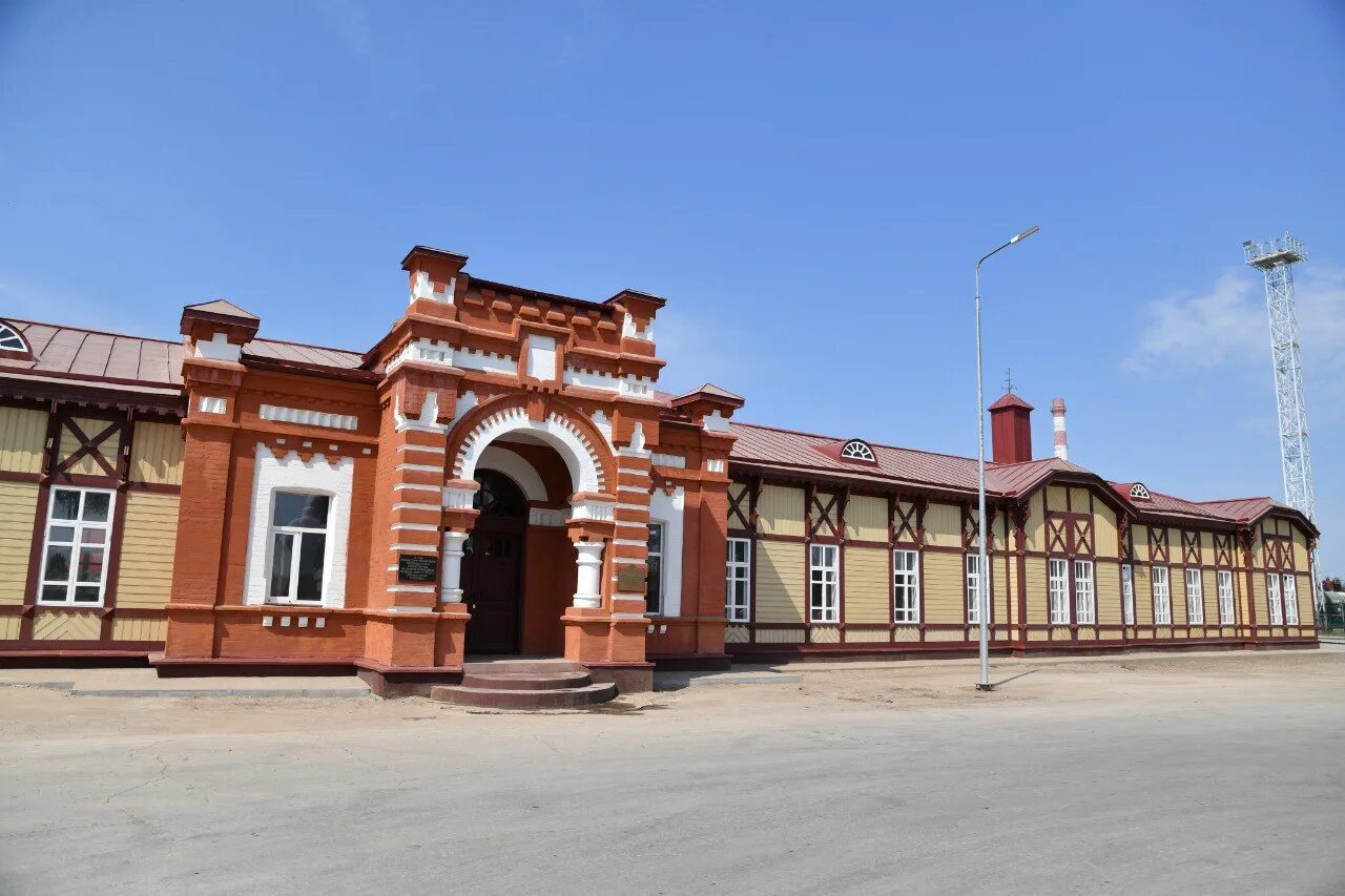 Станция Покровск-Приволжский. Станция Покровск Энгельс. Вокзал Покровск Энгельс. Покровский ЖД вокзал Энгельс.