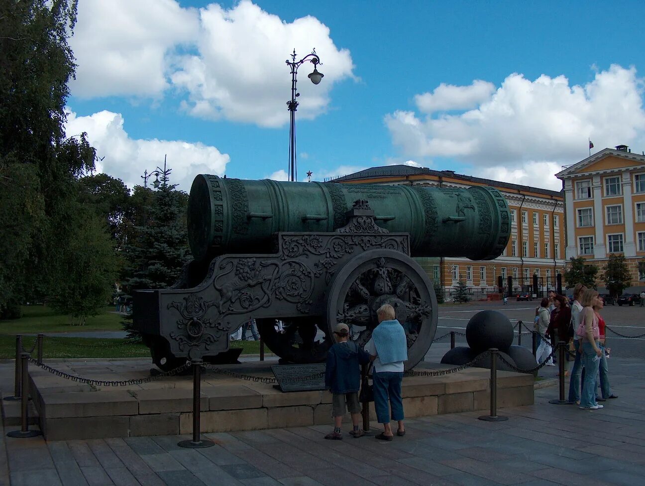 Отзывы pushka. Царь пушка в Москве. Пушка Пенза. Пушка Сигизмунда. Театральная пушка.