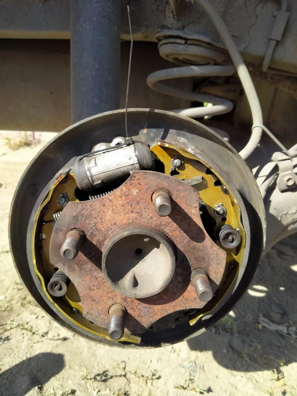 Колодки тойота раум. Тормозные колодки daihatsu hijet[04465-b5090. Колодки тойота раум. Тойота витц 2000 тормозной барабан задний. Колодки тормозные тойота спринтер кариб.