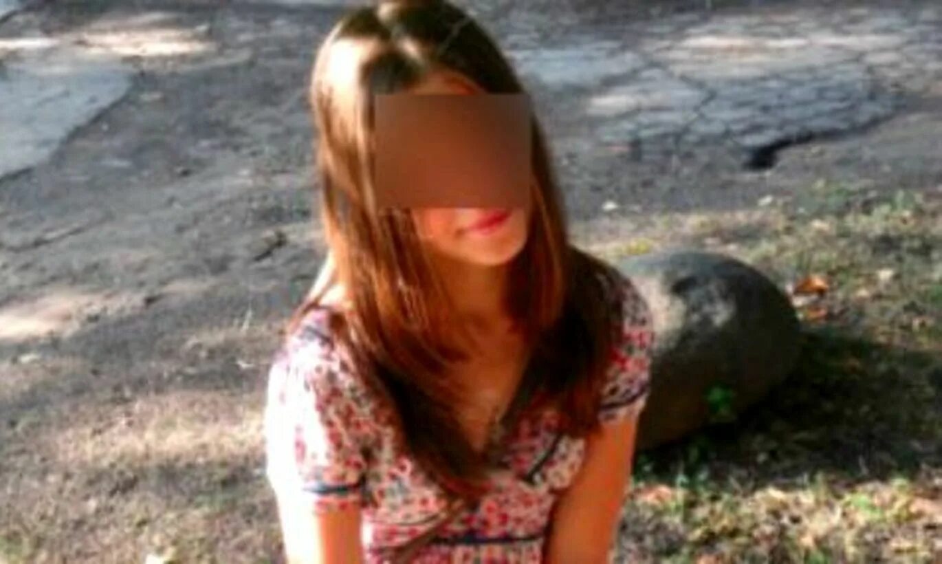 девочка подросток садится на бутылку. пьяные девушки в постели. вика боня в ванне. видео выложенное девушек. спящие девушки любительские.