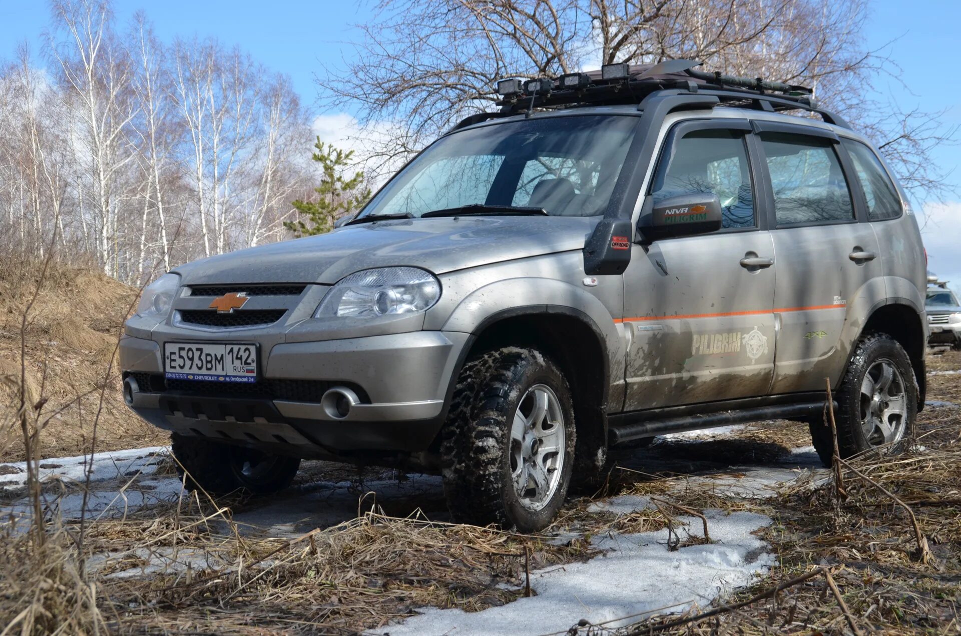 Купить резину шеви нива. 215/65 R16 на ниву Шевроле. Contyre Expedition 215/65 r16. Нива Шевроле Contyre Expedition. Contyre Expedition 215/65 r16 98q Нива.