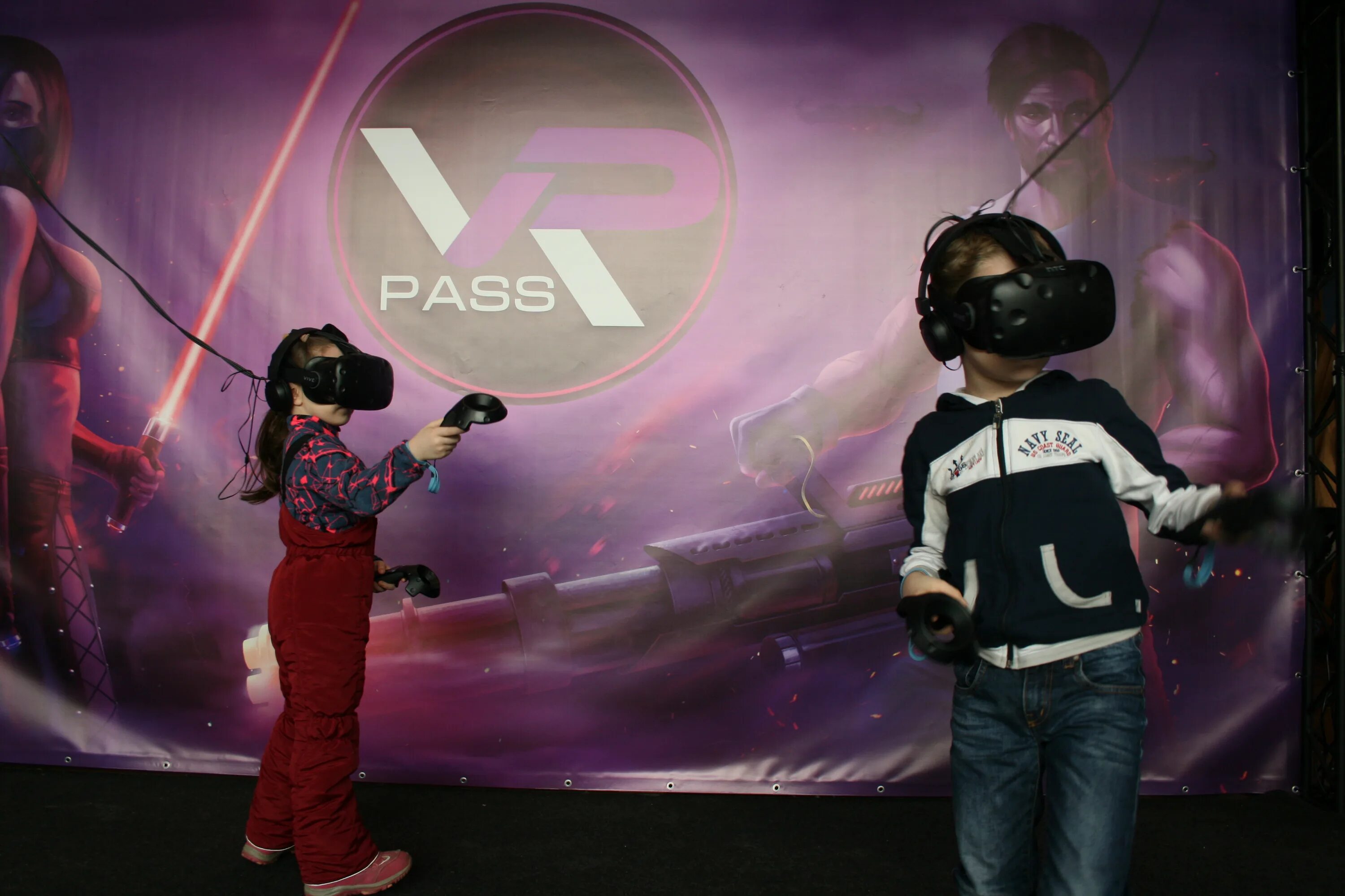 Vr pass. VR Pass Санкт Петербург. VR дети. Картинки VR технологии. Виртуальная реальность на выезд.