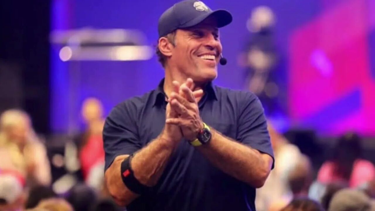 Тони роббинс 2023. Коуч тони роббинс. Тони роббинс. Русский тони роббинс. Тони роббинс оратор.