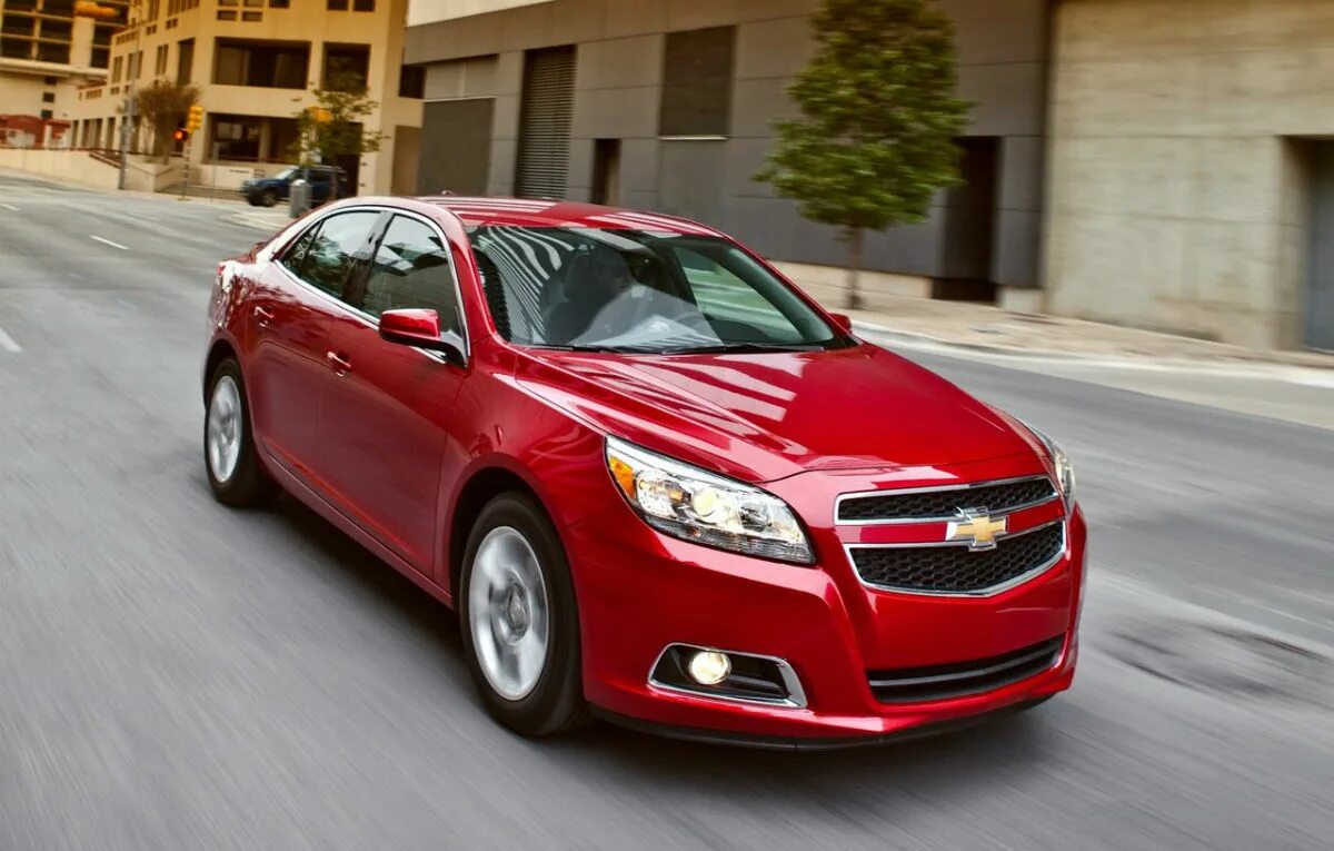 Купить шевроле м. Машина Chevrolet Malibu. Chevrolet Malibu Eco 2013. Chevrolet Malibu 2022. Шевроле Малибу красная.