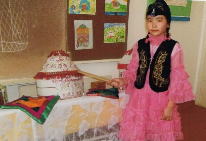 Калмытская юрта. Юрта поделка. Как создать казахский. Казахский головной убор невесты. Юрта поделка.