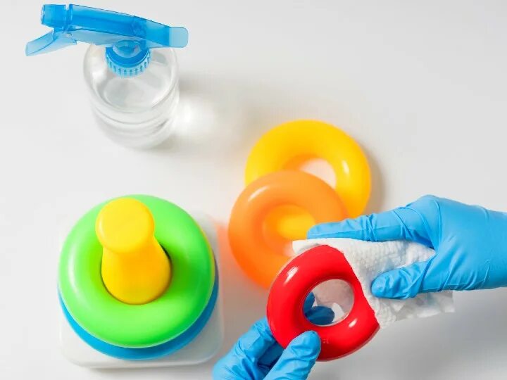 Дезинфекция игрушек в больнице. Дезинфекция детских игрушек. Средство для дезинфекции игрушек для детей. Дезинфекция детских игрушек. Дезинфекция игрушек.