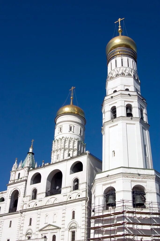 Спасская башня и колокольня ивана великого. Собор казанской богоматери колокольня казань. Колокольня троице - сергиевой лавры (1770-е). Как выглядит колокольня. Троице сергиева лавра колокольня.