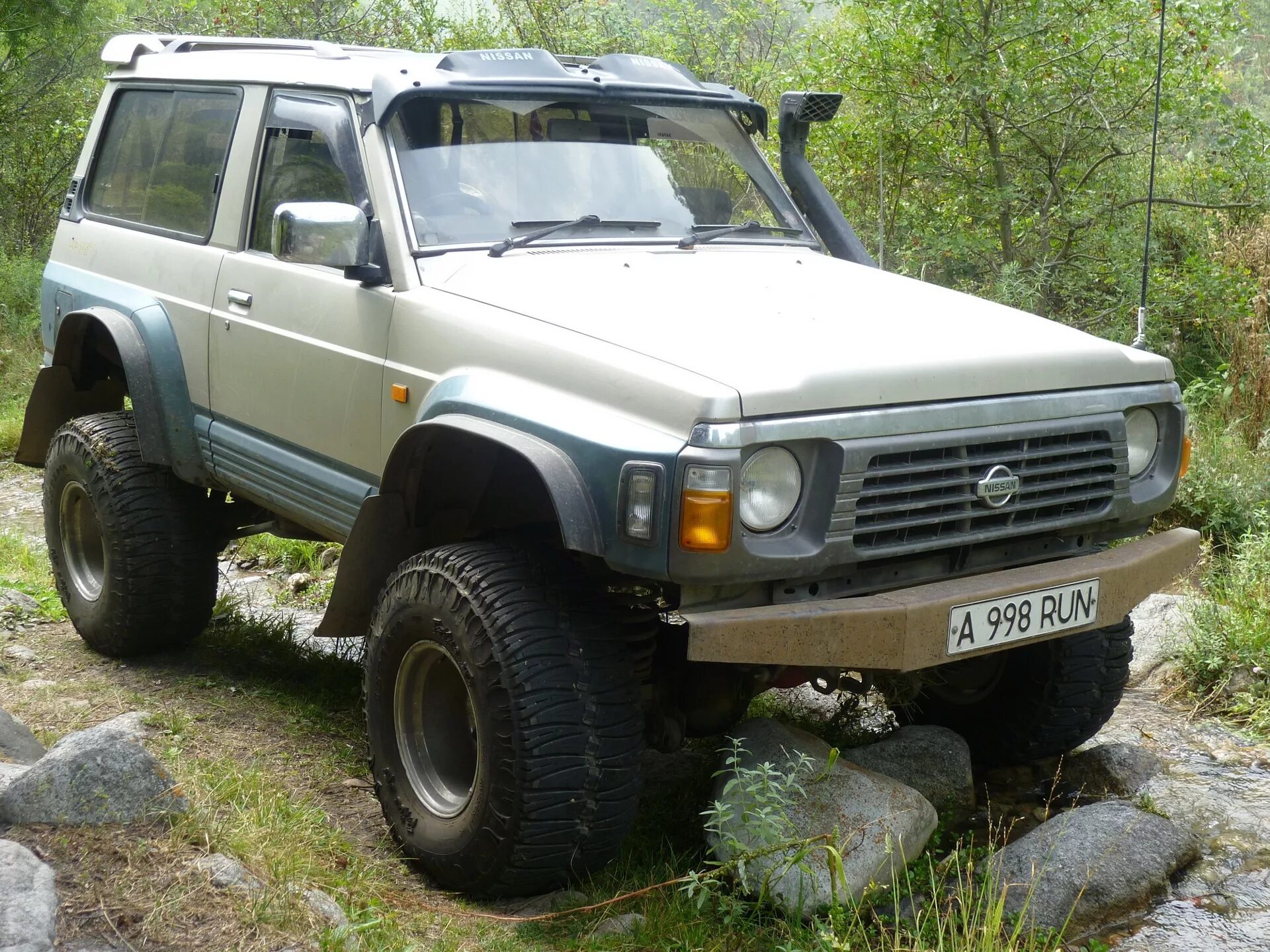 Ниссан патрол 60 купить. Nissan Safari y60. Nissan Safari 1995. Ниссан сафари 60. Ниссан сафари 60 кузов.