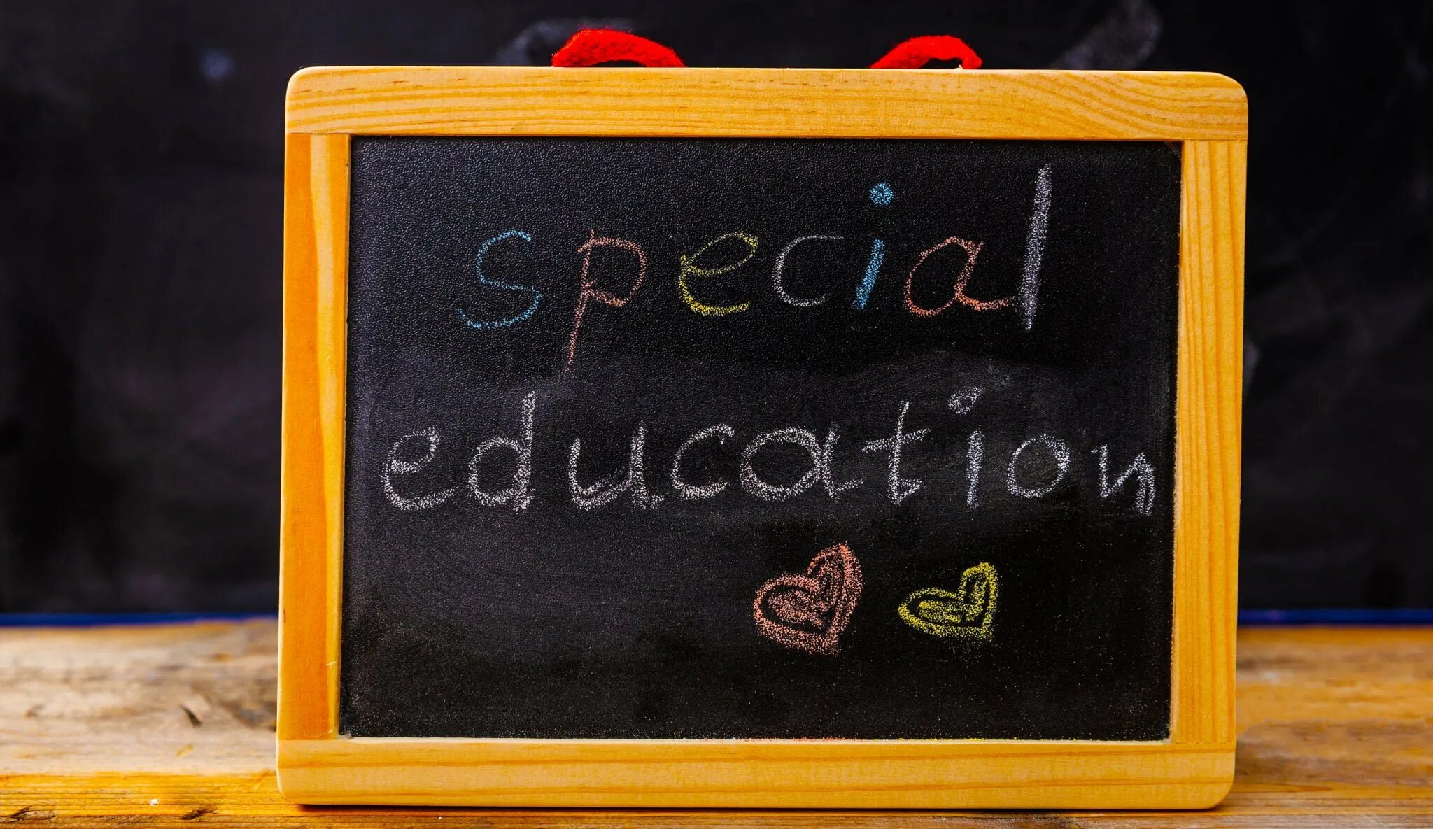 Made by student. Рамка мелом на доске. Рамка Школьная доска. Primary Education blackboard. Education text.