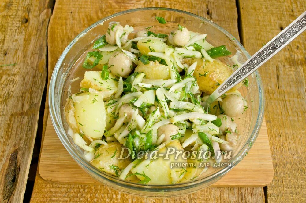 Салат из дайкона. Салат. Салат с редькой и куриной грудкой. Салат с редькой и куриной грудкой. Грибы в масле с луком.