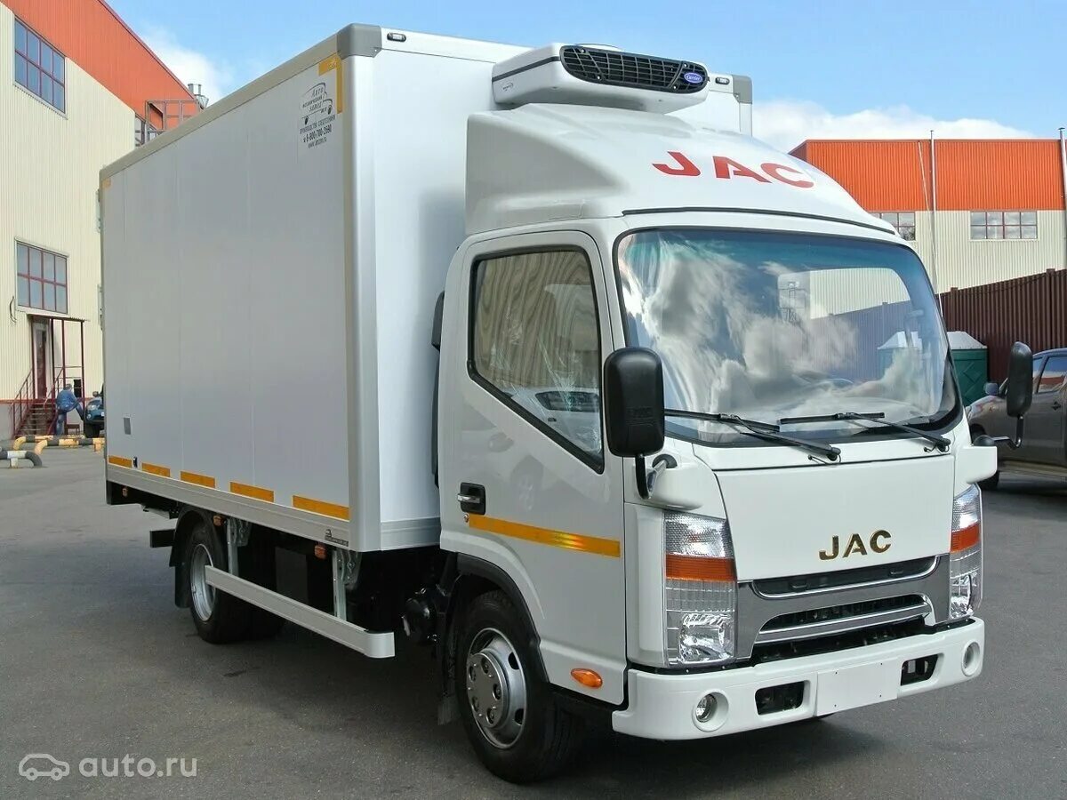 Грузовик 56. JAC n56 тент. Грузовой автомобиль JAC n80 рефрижератор. Джак 80 рефрижератор. Джак n 200 рефрижератор.