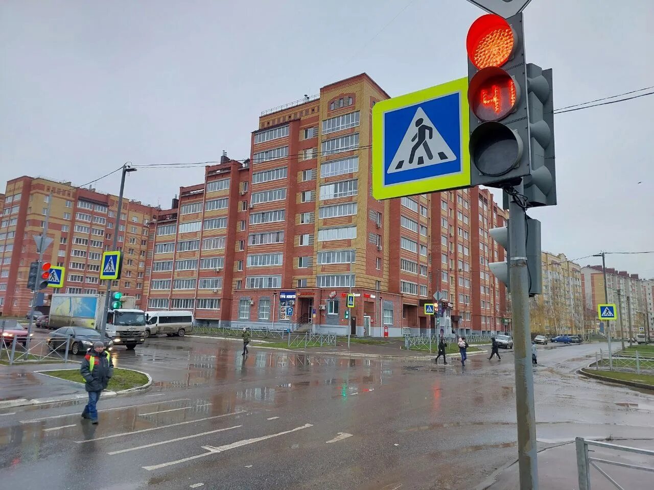 Светофор г ростов на дону. Светофоры на улицах москвы. Светофор traffic lights. Новые светофоры. Светофорный объект.