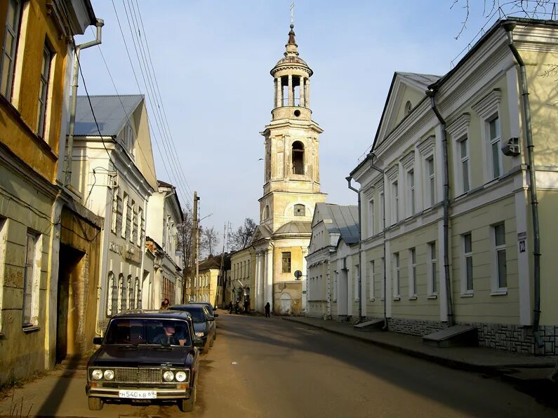 Торжок центральная улица. Торжок исторический центр. Улицы г торжок. Улицы г торжок. Торжок улицы города.
