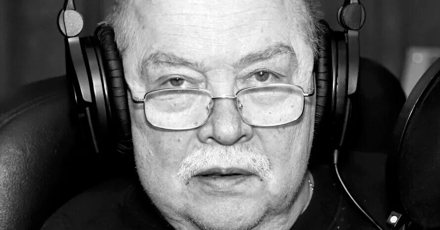 Антон сунцов диктор парада победы. Парад диктор. Голос парада победы евгений хорошевцев. Хорошевский диктор евгений. Евгений хорошевцев диктор.