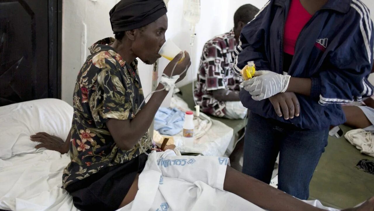 Холера признаки заболевания симптомы. Инфекционные заболевания холера. Холерный вибрион заболевания пути заражения. Заболевания холерой у человека. Инфекционные заболевания холера.