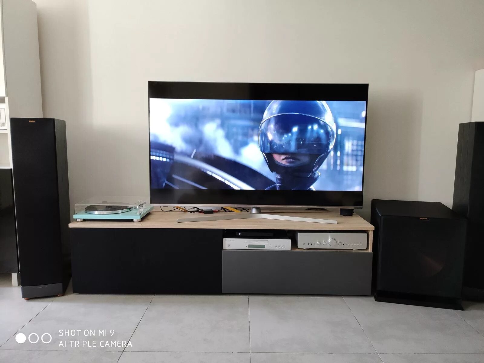 Hisense u8. Hisense u8