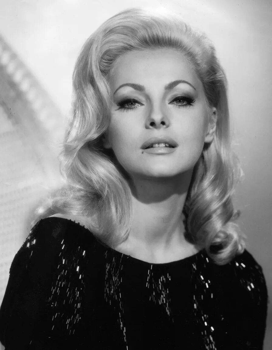 Timeless Beauty: Captivating Photos of Young Virna Lisi