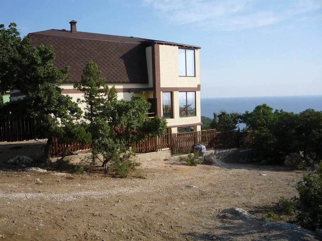 Домик недалеко от моря. Продается дом в крыму. Продается дом в крыму. Дома у моря в крыму. Крым судак улица приморская 34 а.