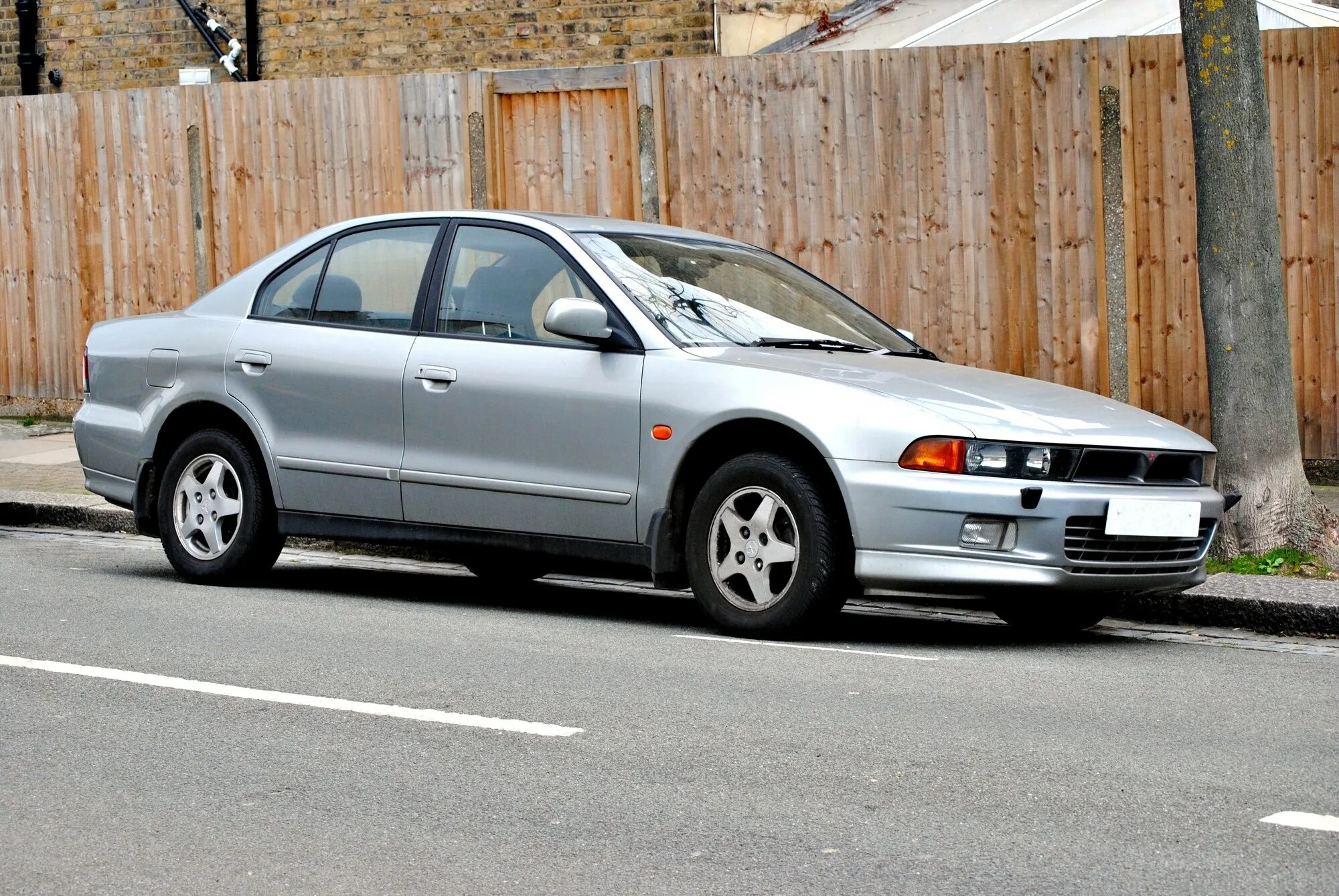 Машины митсубиси старые. Mitsubishi galant 8. митсубиси галант 8 седан. mitsubishi galant 8 седан. митсубиси галант 8 поколение седан.