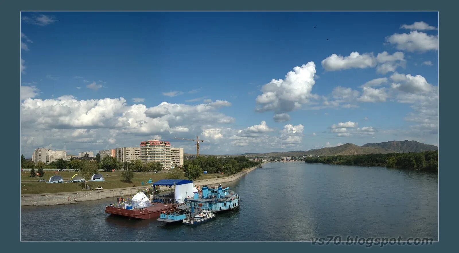 Восточный казахстан усть-каменогорск. Стрелка усть-каменогорск. Р усть каменогорск. Город оскемен казахстан. Иртыш усть каменогорск река.