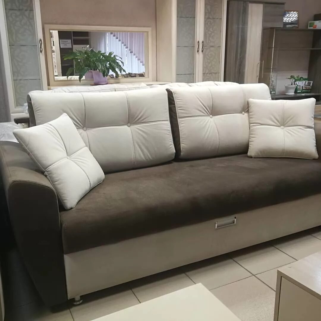 мебельный магазин в астрахани на цареве. мебельные магазины в астрахани. магазин мебели в астрахани. царев магазин мебели астрахань. универмаг восток.