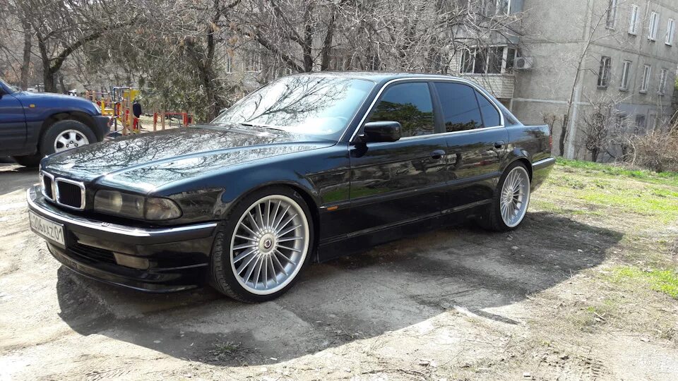 0 r 38 0 r. Диски Альпина на БМВ е38. BMW e38 Alpina r19. BMW e38 r21 Alpina. Е38 Альпина 21.